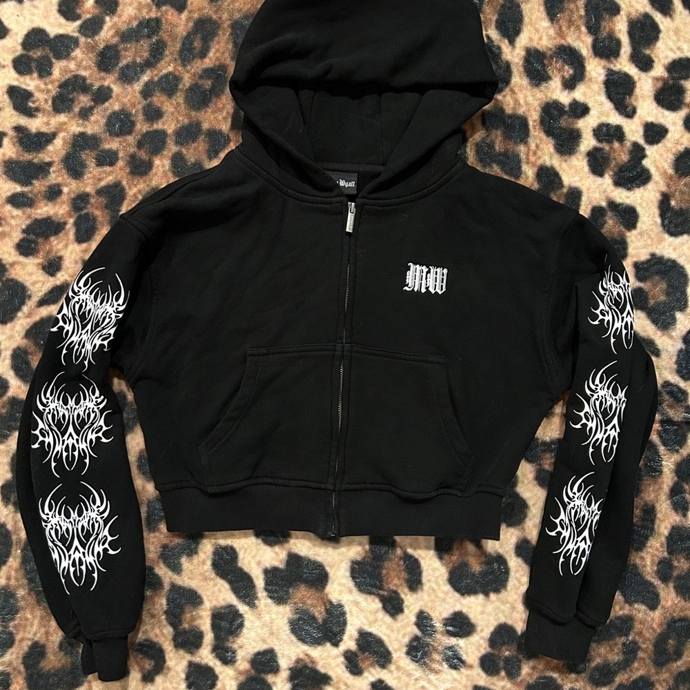 Mary Wyatt Cropped Hoodie & Sweatpants Set White Tribal Sleeves